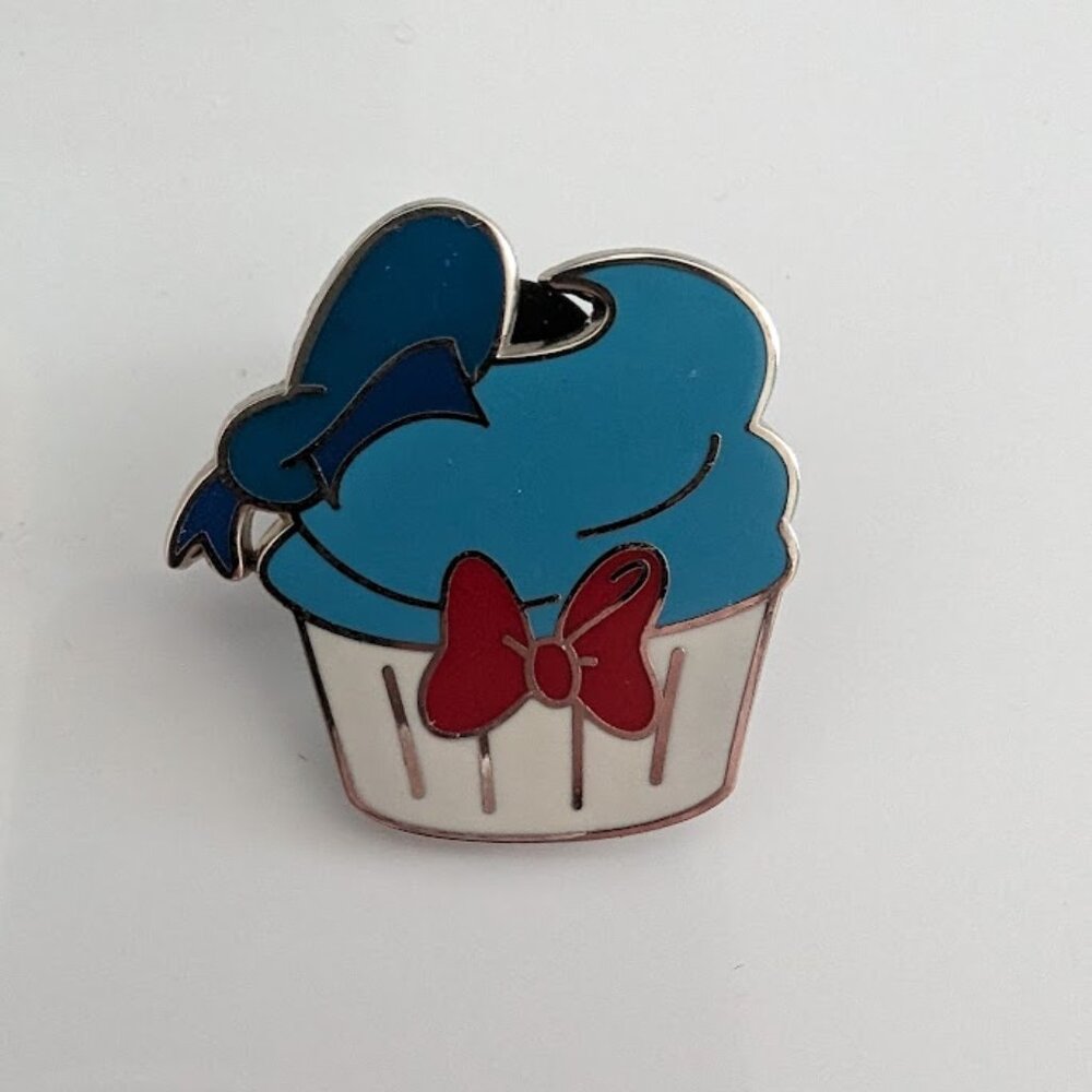 Disney Donald Duck Cupcake Trading Pin